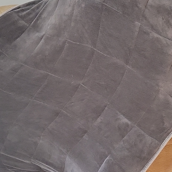 Bedding - Picture 3 of 3